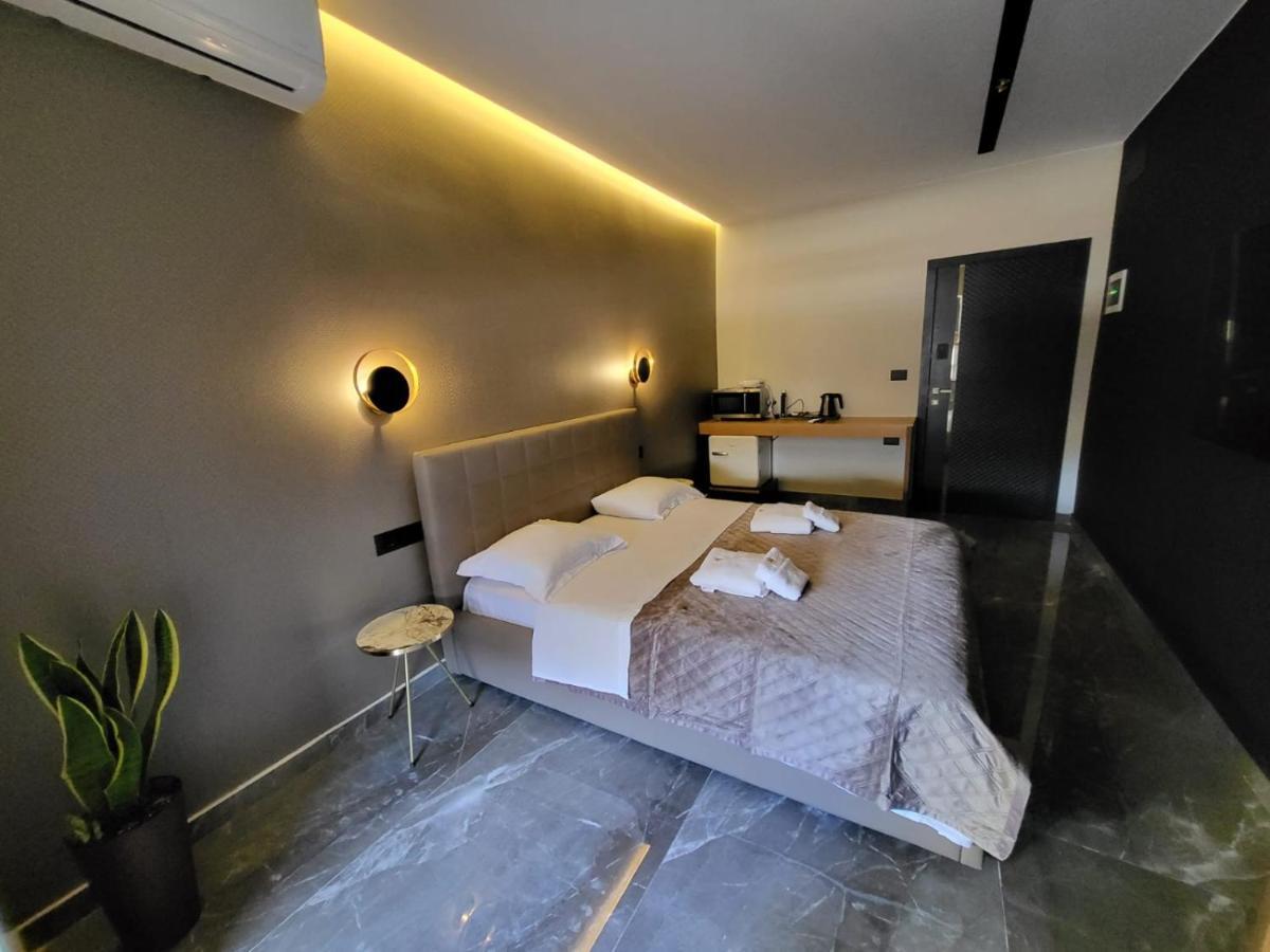 La Mirage Apartment 04 Tirana Bagian luar foto