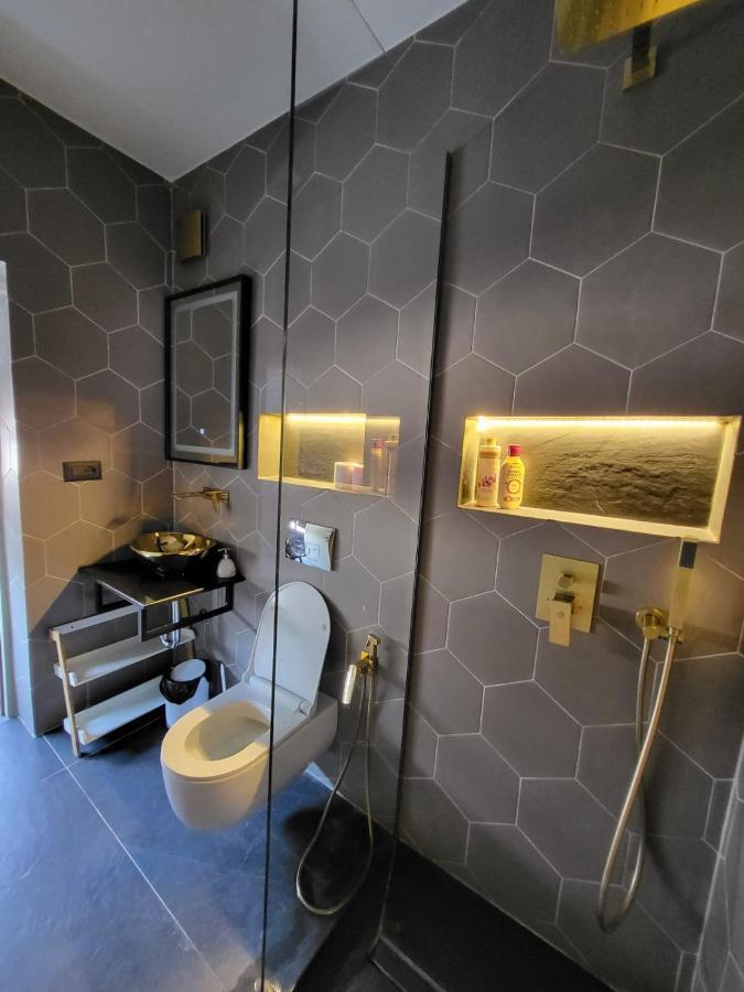 La Mirage Apartment 04 Tirana Bagian luar foto